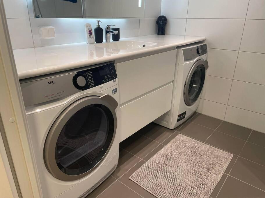 Nydalen/Storo- Ved T-Banestasjon Apartment Oslo Ngoại thất bức ảnh